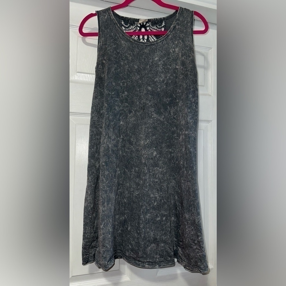 American Eagle Gray & White Dress w/ Lace Back